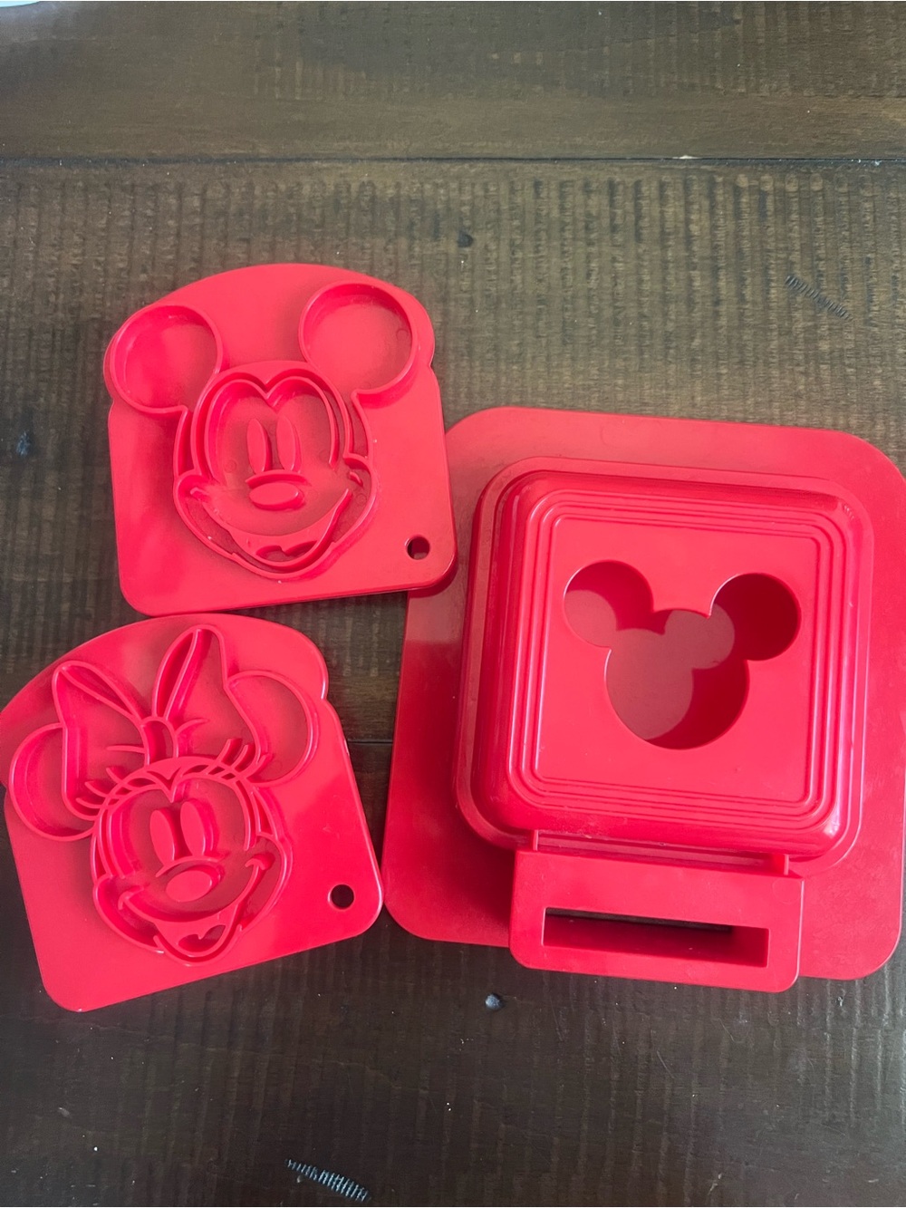 Mickey and Minnie Mouse Sandwich Stamp and Crust Cutter Set - Disney Eats